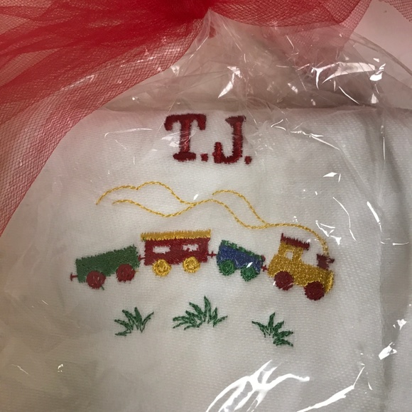 Burp cloth Monogrammed "T.J." - Picture 4 of 4